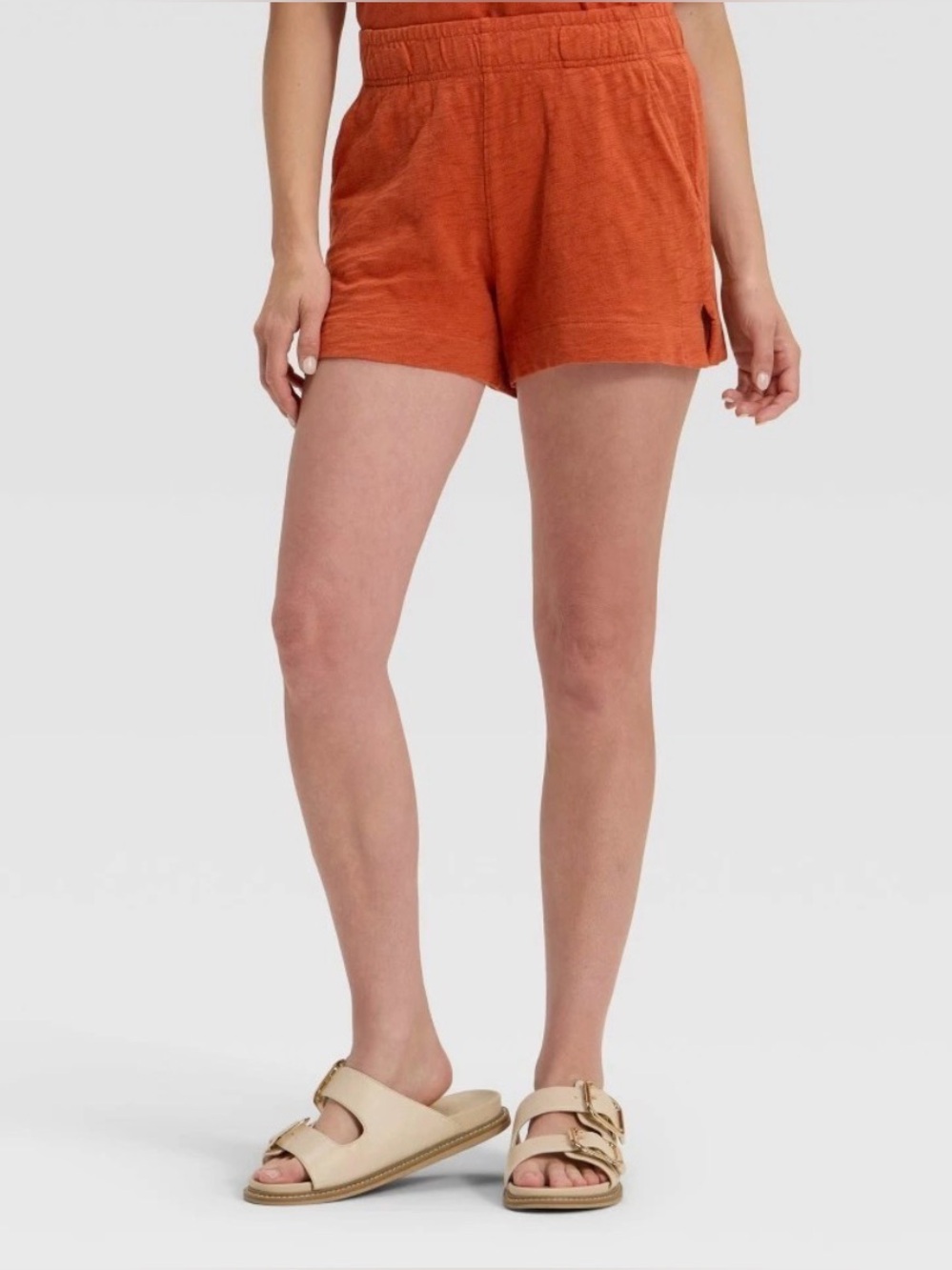 Women's Leisure Studio Pull-On Shorts -
Universal Thread